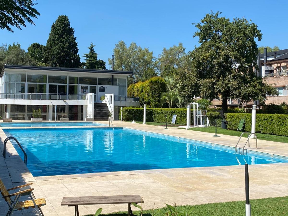 Apartamento En Country Pilar Piscina Parrilla Propia Hasta 4 Personas Luaran gambar
