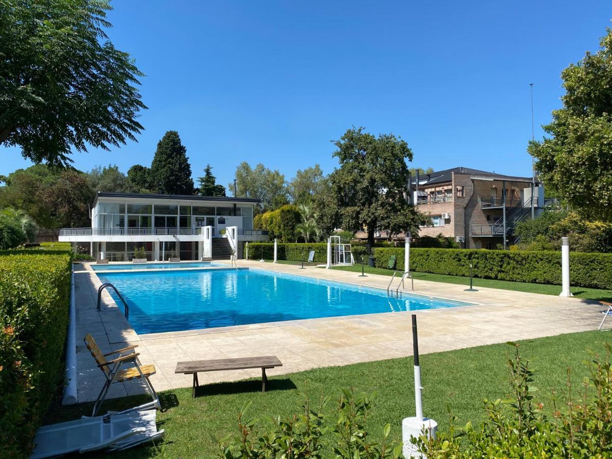 Apartamento En Country Pilar Piscina Parrilla Propia Hasta 4 Personas Luaran gambar