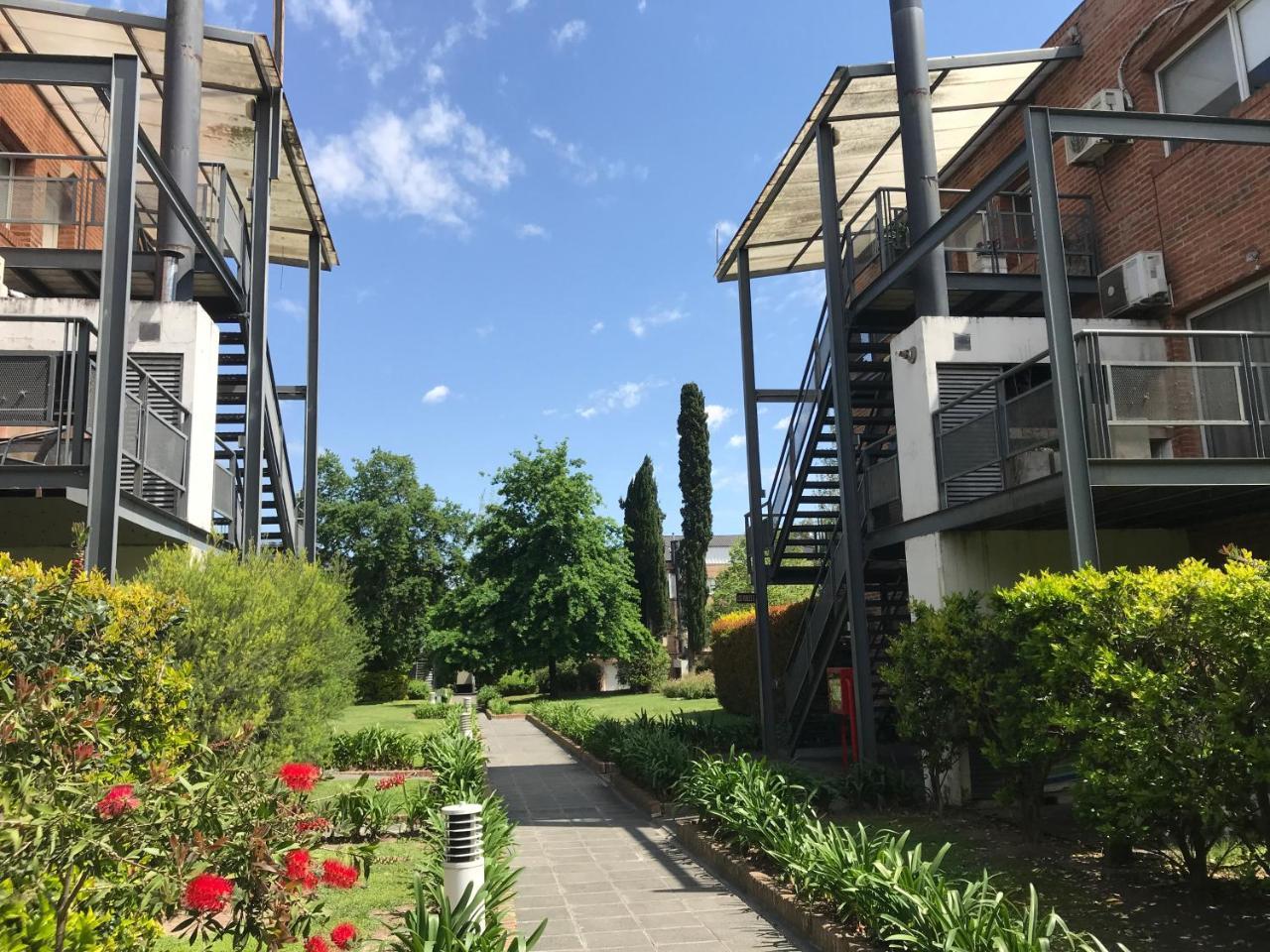 Apartamento En Country Pilar Piscina Parrilla Propia Hasta 4 Personas Luaran gambar
